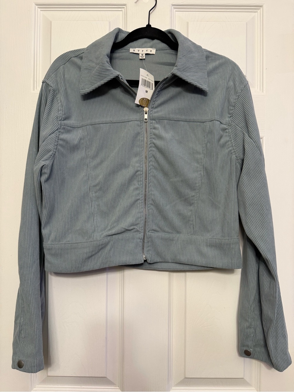 NWT.   HYFVE Light Blue Corduroy Zip-Front Cropped Jacket. Medium